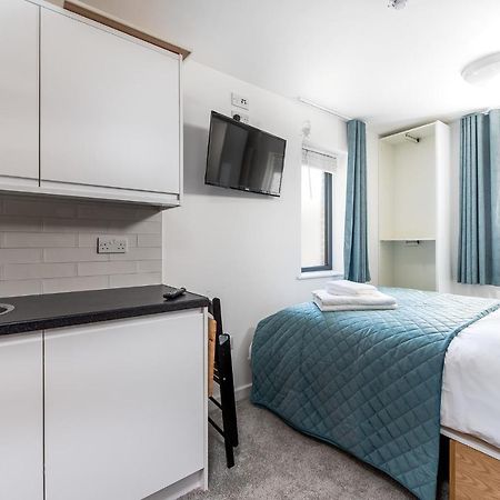 Queen'S Drive Aparthotel Лондон Экстерьер фото