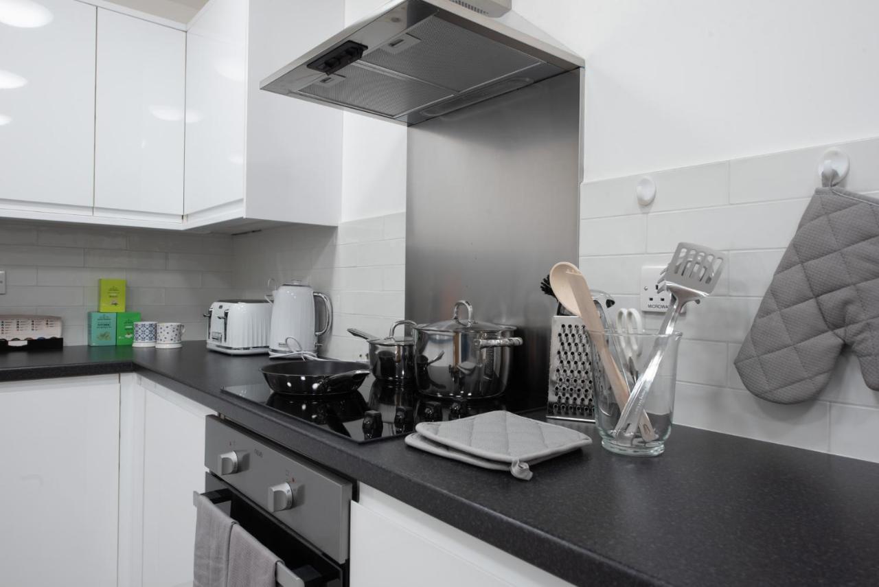 Queen'S Drive Aparthotel Лондон Экстерьер фото